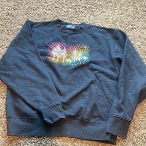 Pullover crewneck sweatshirt  